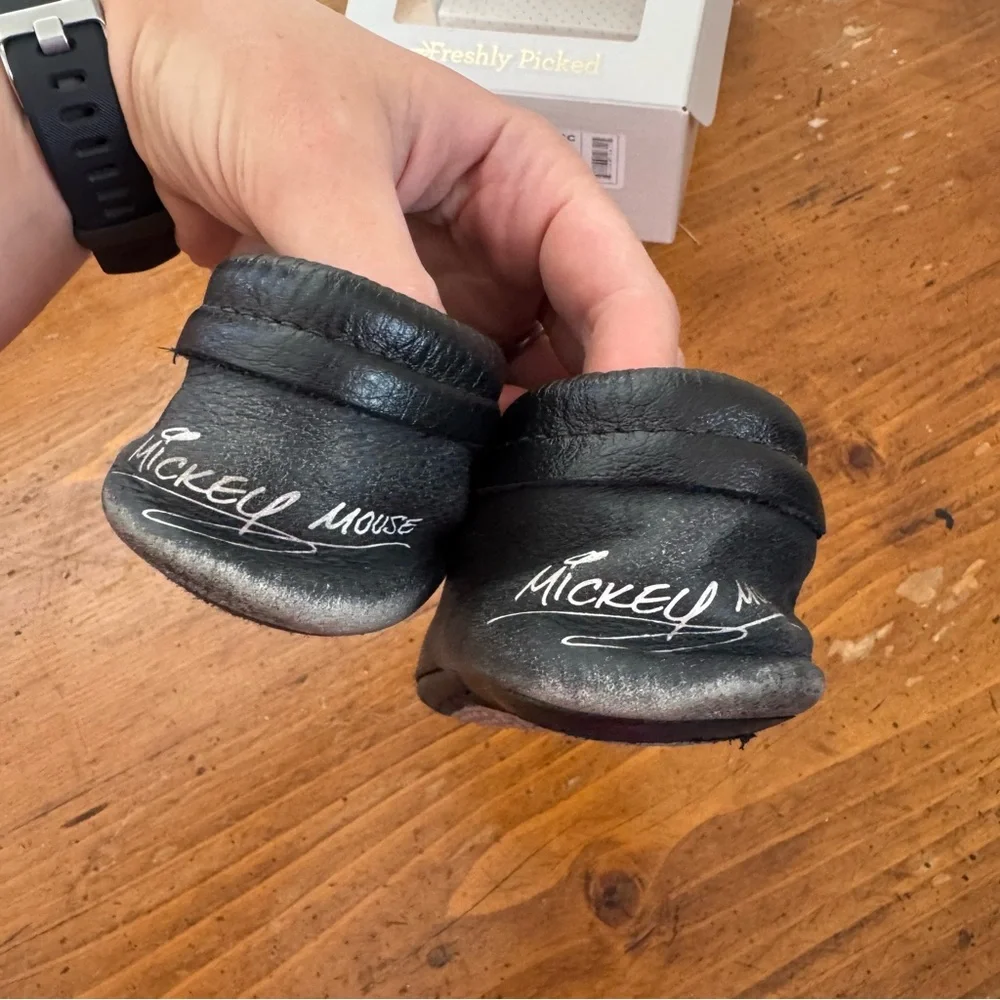 Freshly Picked Disney Mickey Mouse City Moccasins Mini Soles Size 5